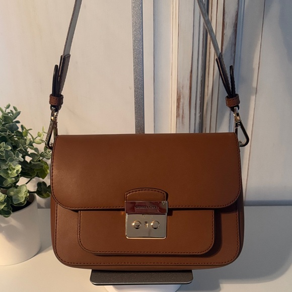Michael Kors Handbags - Michael Kors Sloan Editor medium leather shoulder bag in the color Acorn